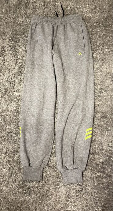 adidas prsluci: Adidas, M (EU 38), L (EU 40), XL (EU 42), color - Grey