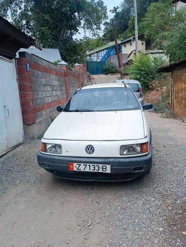 step 2: Volkswagen Passat: 1992 г., 2 л, Механика, Бензин, Универсал