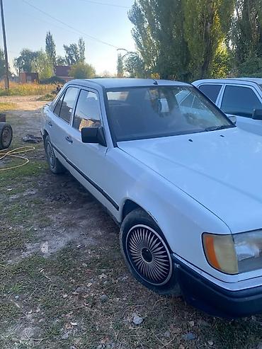 е36 e36: Mercedes-Benz W124: 1986 г., Седан — 4