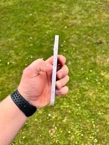 Apple iPhone: Apple iPhone – kompaktan model sa ravnim ivicama i dvostrukom zadnjom — 10