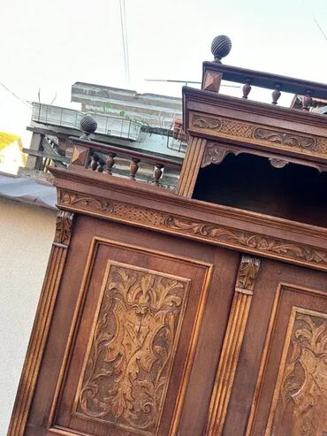 iglicasti lezaj dimenzije: Stara antikvarna ALT DOJC vitrina / servan MOGUC PREVOZ Stara stilska
