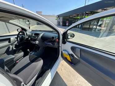 Toyota: Toyota Aygo: 1 l. | 2011 έ. Χάτσμπακ — 21