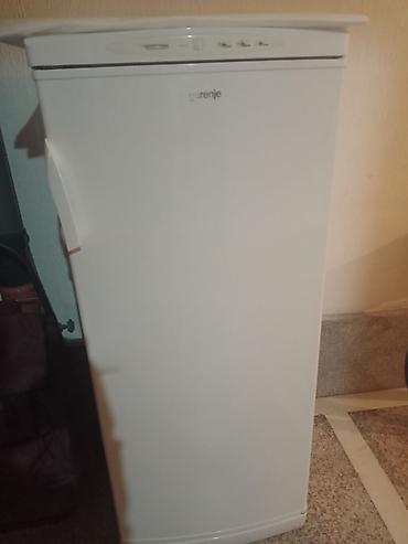 rerne: Gorenje samostojeća vertikalna zamrzivač-vitrina. Karakteristike: - — 1