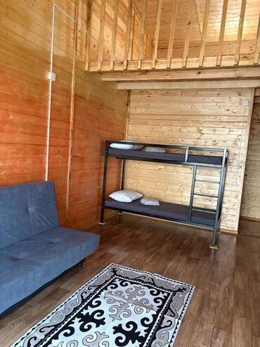 Двухъярусные кровати: Гостевой дом в Бостери — 18 номеров, 10 мин до пляжа Размер участка 10 — 4