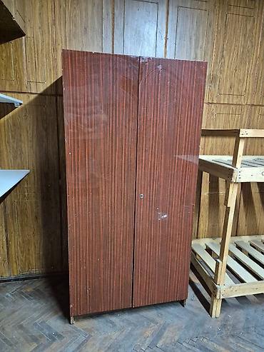 Шифоньеры, шкафы для одежды: Шкафы деревянные. Цены от 700 сом до 2000 сом. Пишите номер фото — 9
