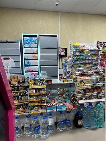 Продажа магазинов: Продажа магазинов В жилом доме, 66 м², Старый ремонт, Отдельный вход, 1 этаж — 4