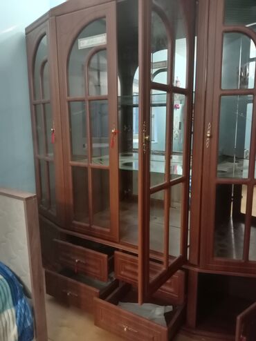 вешалки напольные для одежды оригинальные: Şüşəli dolab vitrini