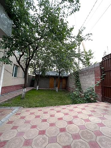 Продажа коттеджей и домов: Продаётся частный дом с ухоженным двором и навесом. - Закрытая — 5