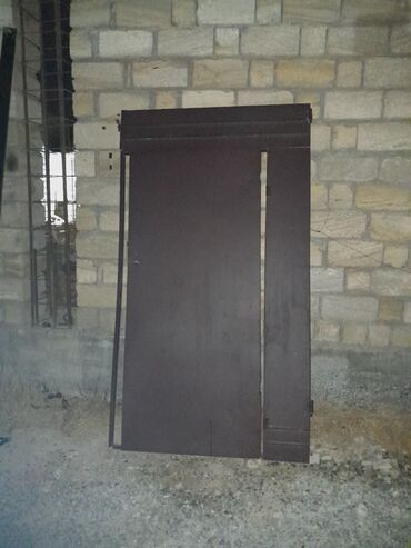 Akkumulyatorlar: Metal qapı dəsti - Material: tam metal, möhkəm konstruksiya - Rəng