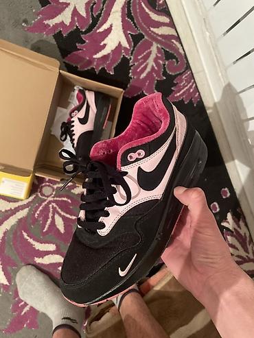 Кроссовки Nike Air Max 1 в розово‑черной расцветке унисекс