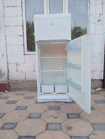бытовая техника бишкек в рассрочку: Продаю холодильник индезит высота 1,50/ширина 60 рабочий состояние