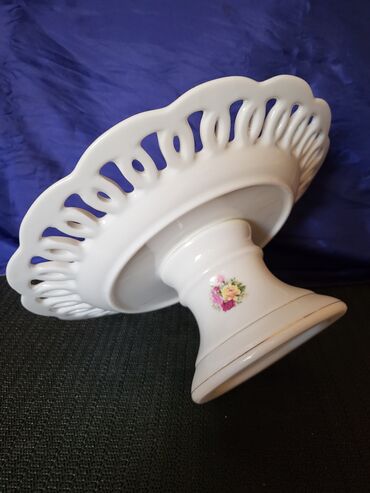 Činije: Bombonijera nova,vintaz Vabene porcelanska. Porcelanska na lalafo.rs — 8 Činije: Bombonijera nova,vintaz Vabene porcelanska. Porcelanska — 8