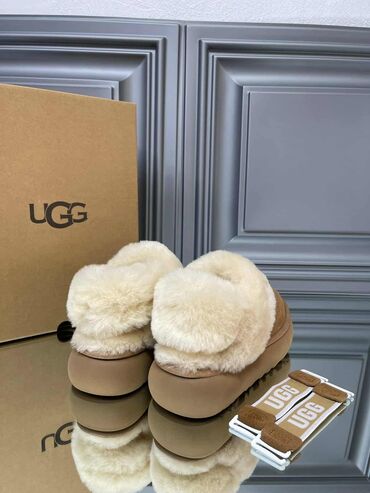 Ugg obuća: Bоја - Bež, 41 — 8