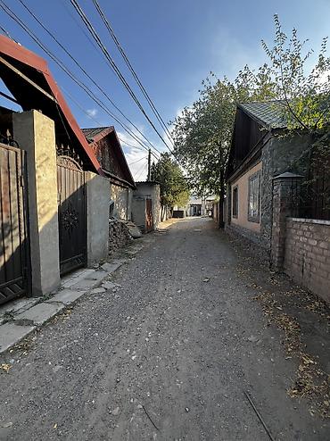 Үйлөрдү сатуу: 4 бөлмө, 90 м², Алматинка / Салиев көч. Менчик ээси — 7
