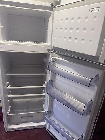 Холодильник Beko, двухкамерный, с верхней морозильной камерой