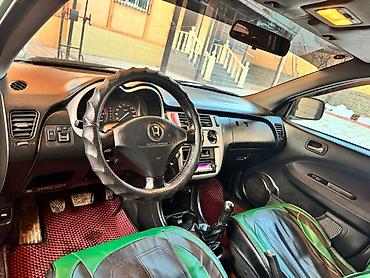 Honda: Honda HR-V: 2004 г., 1.6 л, Механика, Бензин, Кроссовер — 1