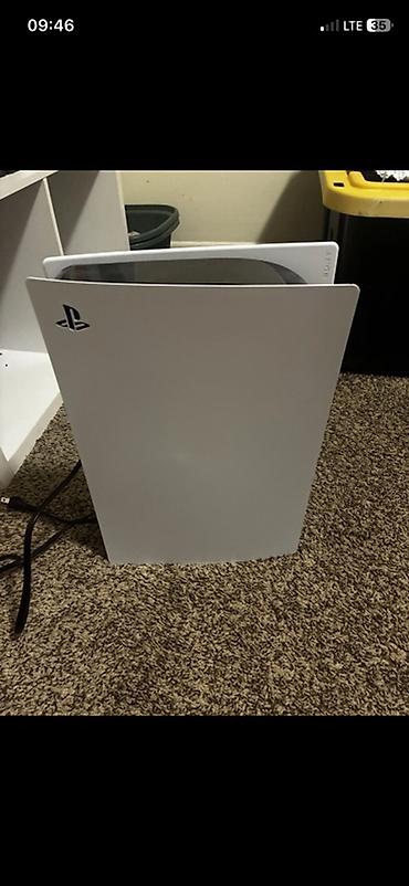 Игровая консоль Sony PlayStation 5 (версия с дисководом) + геймпад