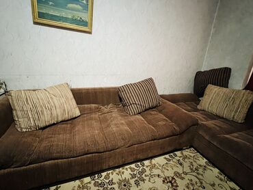 угги хорошего качества: Прямой диван, цвет - Коричневый, Б/у