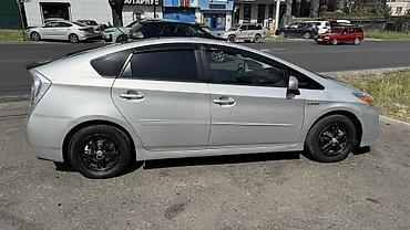 Toyota: Toyota Prius: 2011 г., Гибрид, Хэтчбэк — 3
