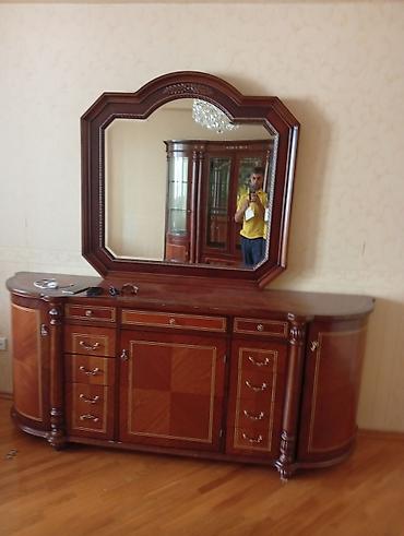 madera mebel qiymetleri: Klassik üslubda qonaq otağı üçün vitrin və komod-drezuar dəsti - — 2