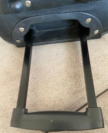 Чемоданы: Продам чемодан (выдвижная ручка не фиксируется) — 18