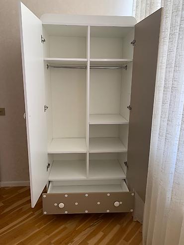 krucok: Oğlan və qız üçün, İşlənmiş, 2 qapılı, Açılan, Düz dolab — 1