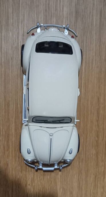 Figurice i makete: Novi veliki metalni model VW Bube. Otvaraju mu se sva vrata vozačeva — 4