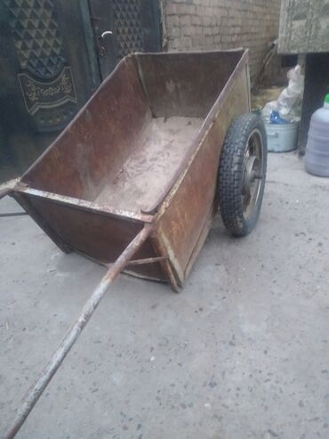 Садово-строительные тачки и тележки: Садово-строительная тачка и тележка, Стальная, Одноколесная, В розницу — 7