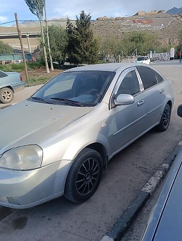 Chevrolet Lacetti: 2008 г., 1.4 л, Кол менен иштөөчү, Бензин, Седан — 4