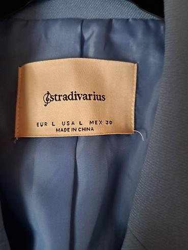 stradivarius s: Plavi mantil, kratko nosen,u perfektnom stanju. Bez tragova nosenja — 2