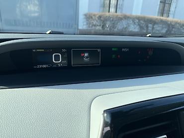 Toyota: Toyota Prius: 2019 г., 1.8 л, Вариатор, Гибрид, Хэтчбэк — 13