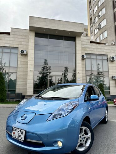 Nissan: Срочно продаю или меняю Nissan leaf 2011 года выпуска в небесном цвете