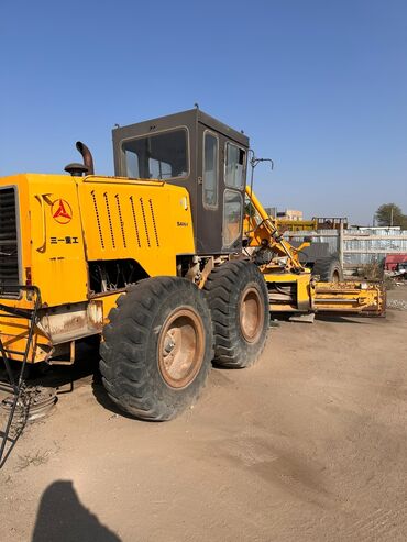 Грейдеры: Грейдер услуги грейдера с оператором. Опытный грейдерист