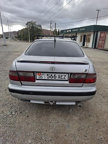 Toyota: Toyota Corolla: 1997 г., 1.6 л, Кол менен иштөөчү, Бензин, Седан — 5