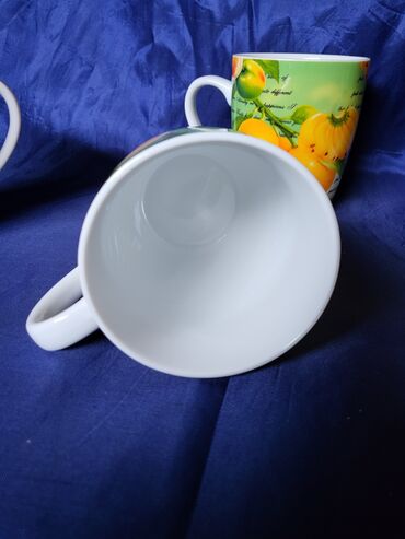 Čaše: Solje nove,vintaz univerzalne,porcelanske. Komada 4 i ceni — 10