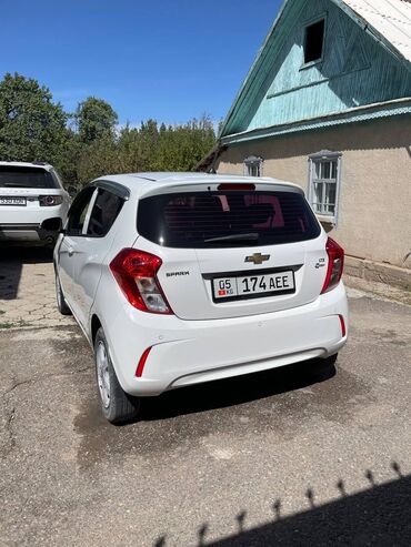 Chevrolet: Chevrolet Spark: 2016 г., 1 л, Автомат, Бензин, Хэтчбэк — 3