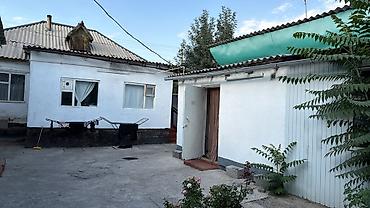 Продажа коттеджей и домов: Алайбек +996/702/88/88/17 Продается отличная усадьба из 2 домов в г — 14