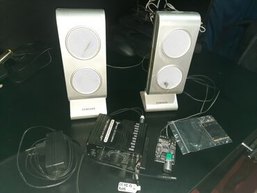 усилитель из германии: 2 небольших усилителя: 1 с аукс и 1 с Bluetooth. Новые. И 2 колоночки