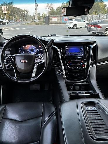 капот портер 2: Cadillac Escalade: 2018 г., 6.2 л, Автомат, Бензин, Внедорожник — 10