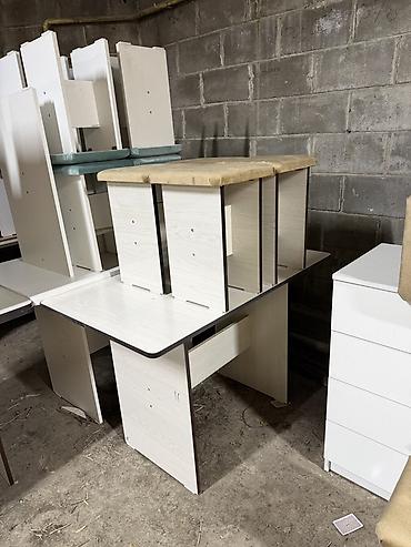 study table: Кухонные обеденные группы «стол + табуреты» Комплект состоит из — 5