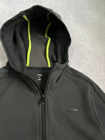 спортивный купальник с шортами: Li Ning 
Размер L
Состояние 9/10
Дефектов нет