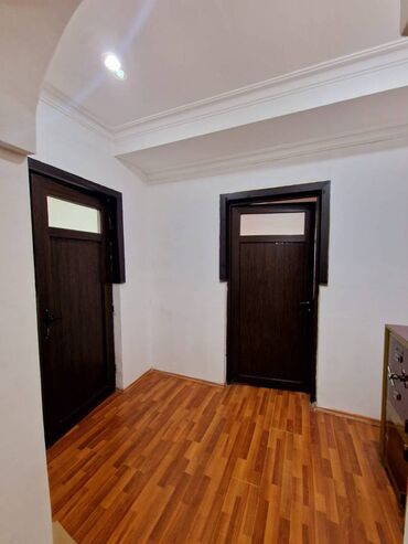 Ofislər: Nərimanov rayonu, “Təbriz” küçəsində, "Heydər Əliyev Mərkəzi"nə yaxın — 12