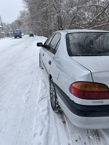 Toyota: Toyota Avensis: 2000 г., 1.8 л, Механика, Бензин, Седан