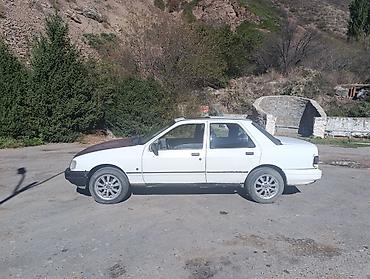 Ford Sierra: 1992 г., 2 л, Механика, Бензин, Седан