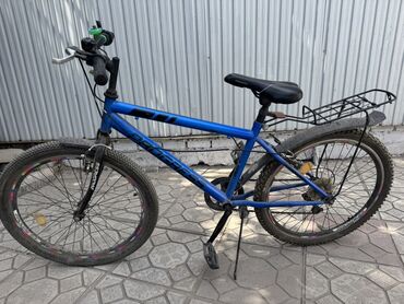 mongoose велосипед: Взрослый велосипед 🚴‍♂️ Синий горный велосипед, предназначенный для