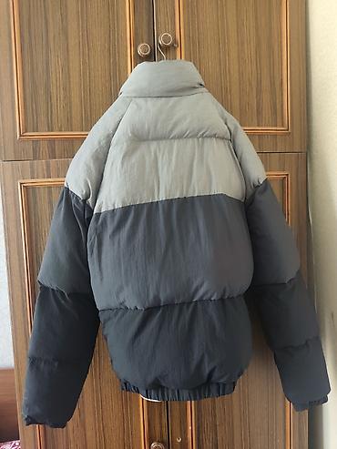 qisa balonka: Üçrəngli qış puff şişmə kurtka - Rəng: açıq boz, tünd boz və qara — 2