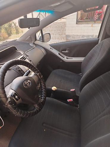 тонир: Toyota Yaris: 2009 г., Механика, Бензин, Хэтчбэк — 2