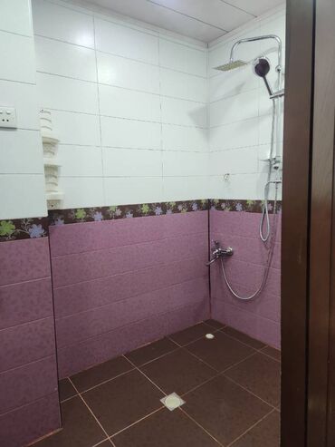 Uzunmüddətli kirayə mənzillər: Xətai Rayonu Həzi Aslanov Metrosu Babək 93 (Boş Əşyasız) 3 otaq — 10