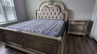 sudopera sa ringlama: Elegant and luxurious queen-size bed frame with a beautifully tufted