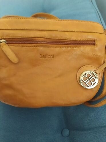 Классические сумки: Шикарная сумочка кроссбоди,отличная мягкая кожа, цвет коньякразмер at lalafo.kg — 3 Классические сумки: Шикарная сумочка кроссбоди,отличная мягкая кожа, цвет коньякразмер — 3